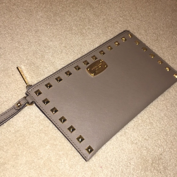 Michael Kors wristlet/ Clutch - Picture 6 of 8